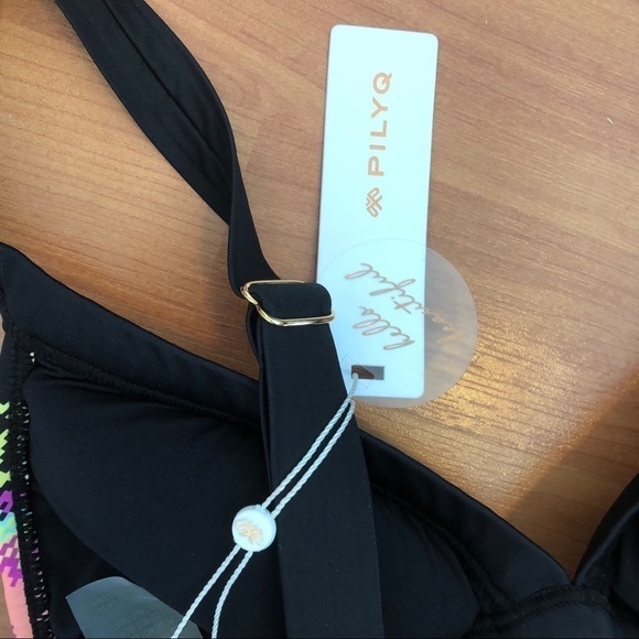 PILYQ Women’s Size M Bikini Top Zig Zag Print Swim - Picture 10 of 16